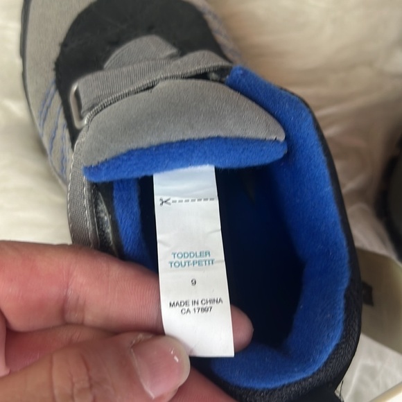 Gap Gray/Blue/Black Slip on Toddler Boys Sneakers Size 9 - Picture 9 of 14